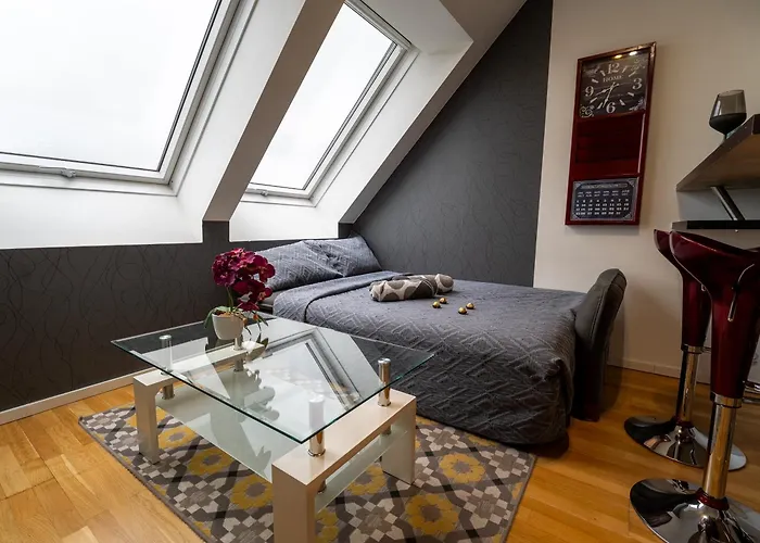 Apartmán Modern Attic With Air Conditioning Near Center *