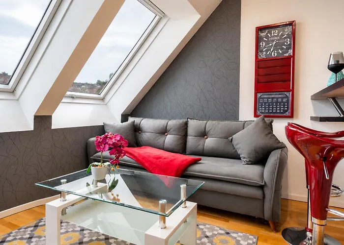Modern Attic With Air Conditioning Near Center Apartamento